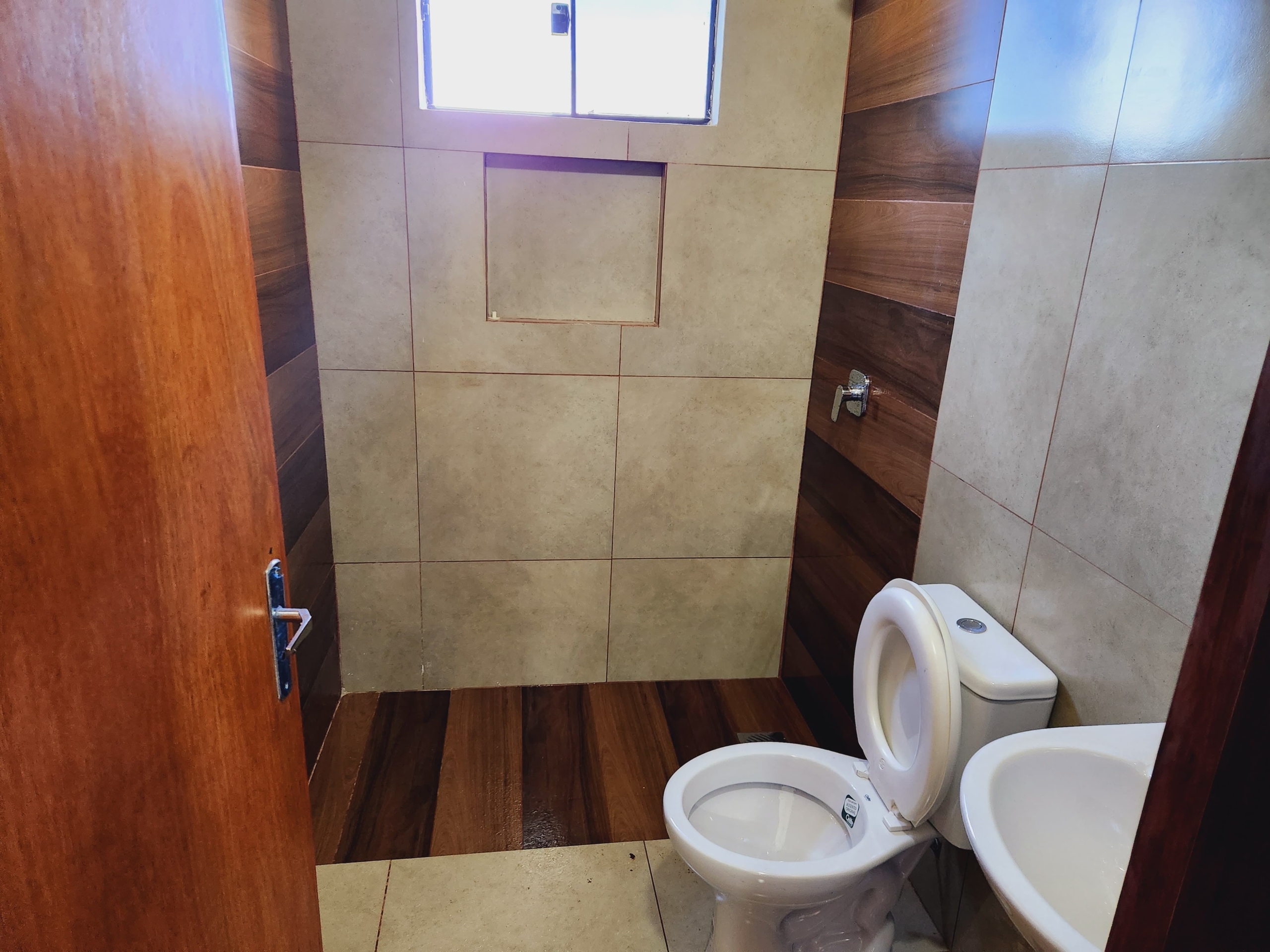 38cff051-e3f7-4cc9-a7ee-658dbe7dfb90